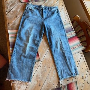 Light Wash Alberdeen Wide Leg Cropped Jeans - Oliver Logan